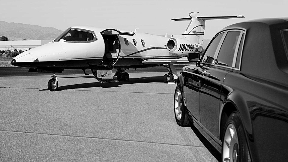 Limousine in Ohare, Limousine at Ohare, Limo Rides to Ohare Airport, Ride to O'Hare Airport, Chicago Airport Limo Service