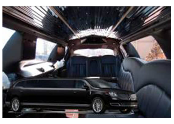 lincoln-mkt-stretch-black-interior